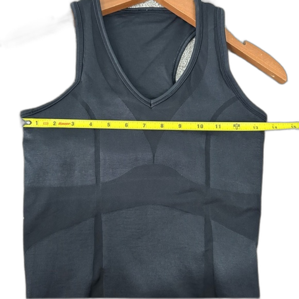 Lululemon Black V-Neck Racerback Tank Workout Gym Activewear Training - Picture 12 of 13